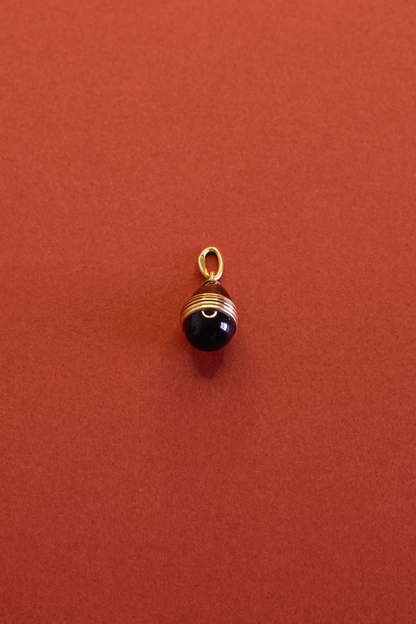 Russian 56 Zolotnik Garnet Egg Pendant, c.1880–1900