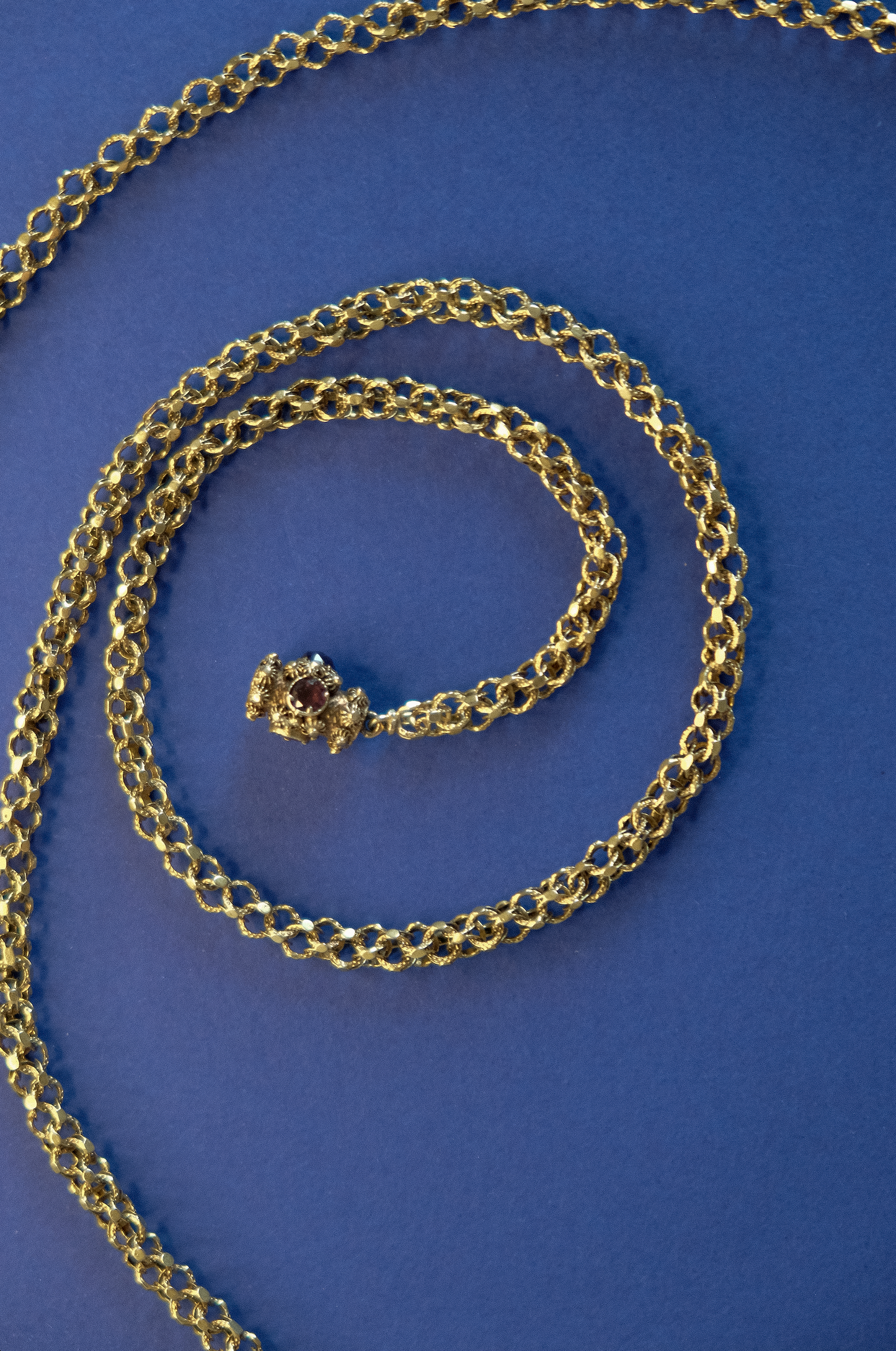 Georgian 15ct Gold Corded-Link Chain with Garnet Barrel Clasp